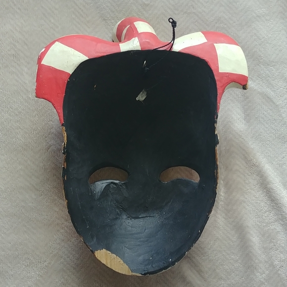 Wooden jester clown mask wall hanging - Picture 3 of 8